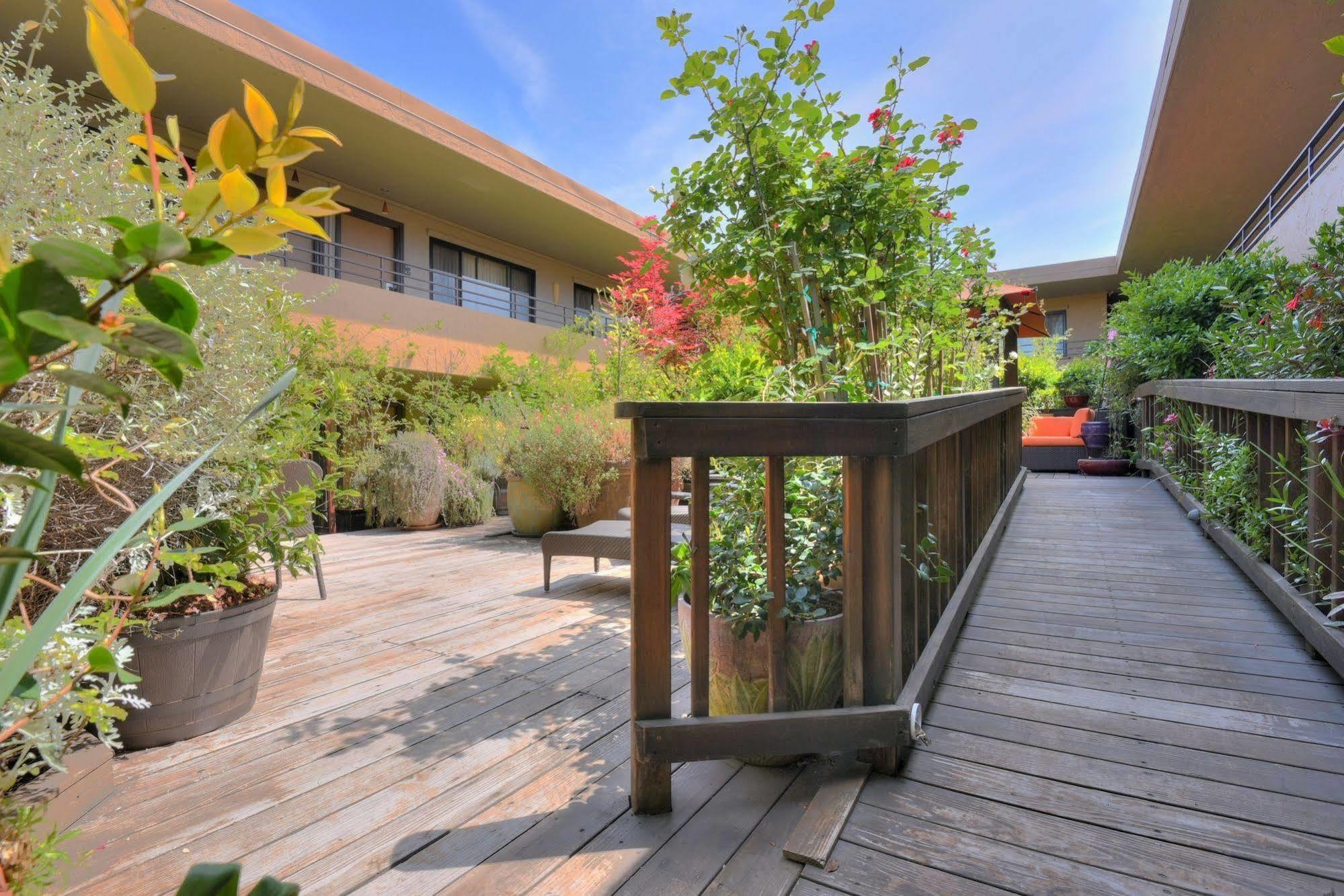 Stanford Terrace Inn Palo Alto Exterior photo